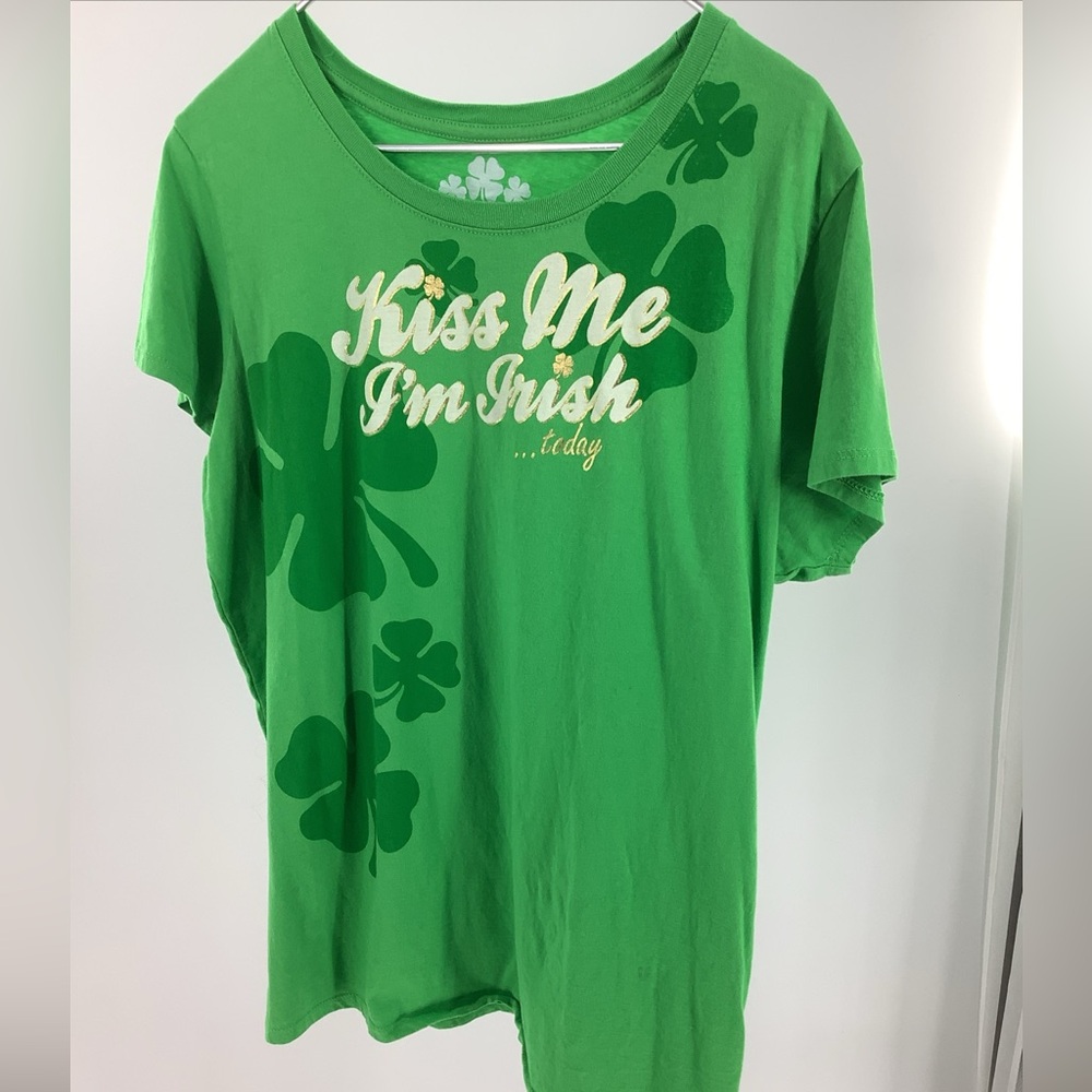 Lucky Teen Shirt 2XL Women’s Green St. Paddy's Day Kiss Me Short Sleeve